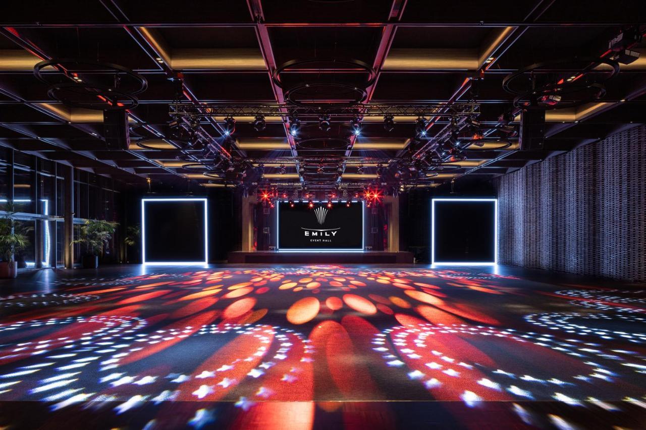 Emily Resort Lviv Bagian luar foto The interior of the nightclub