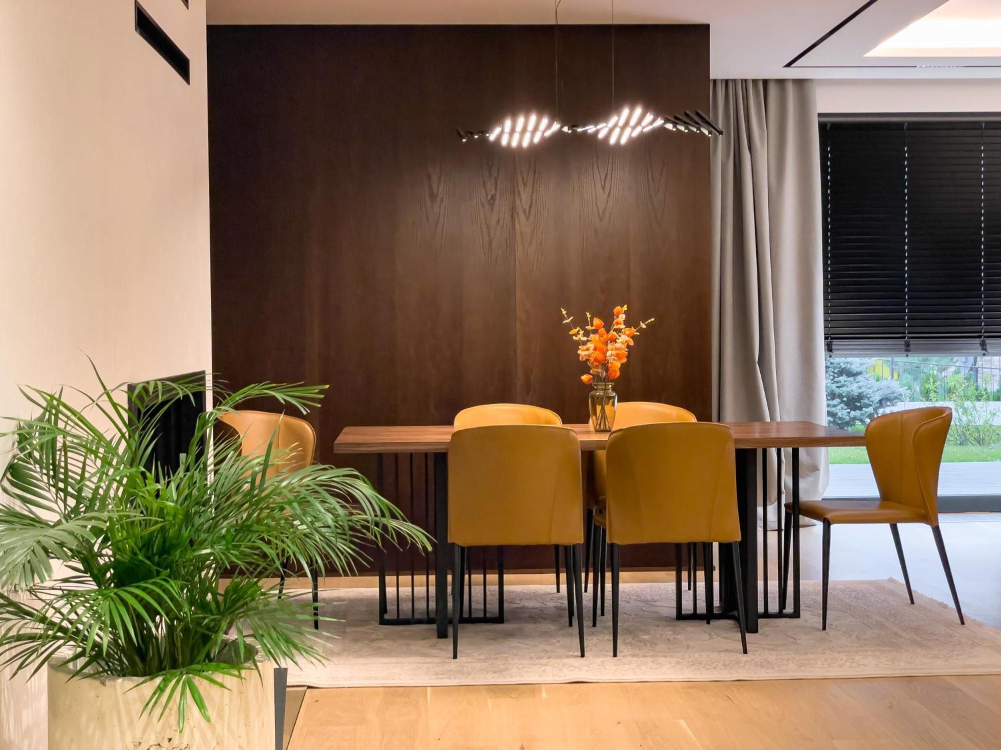 Emily Resort Lviv Bagian luar foto Interior of the new building